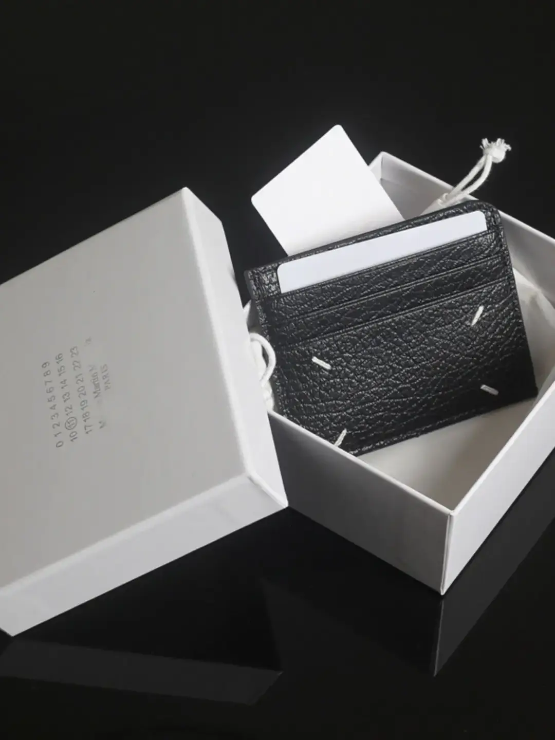 A Niche, Original Design Card Holder for Both Men and Women, Suitable for Bank Cards, Bus Cards, and as a Coin Purse