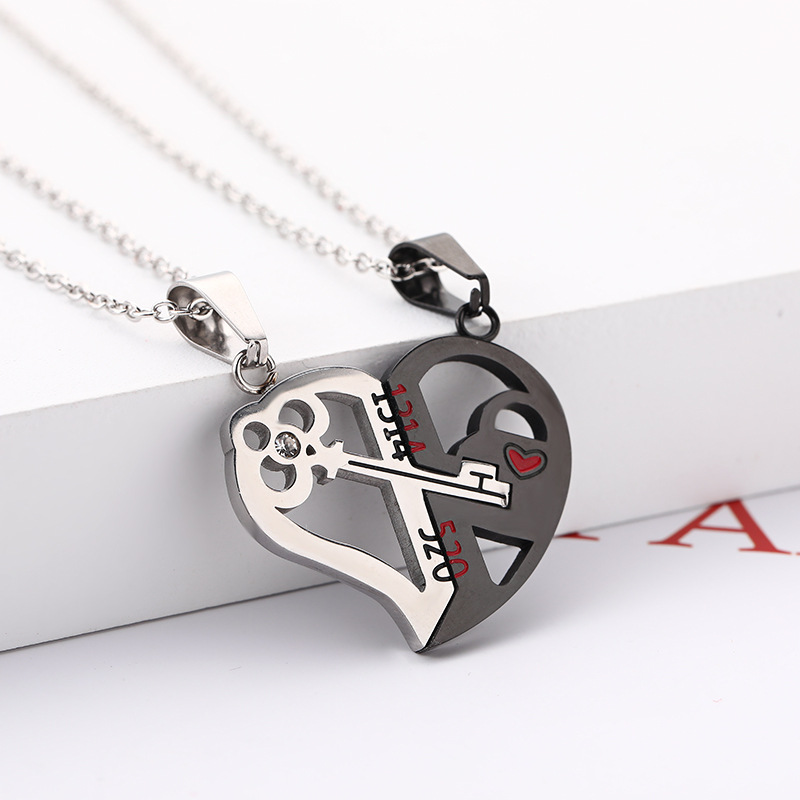 Fashion Key-Shaped Couple Pendant Necklace Stainless Steel Heart Valentine's Day Gift Jewelry Wholesale Chain