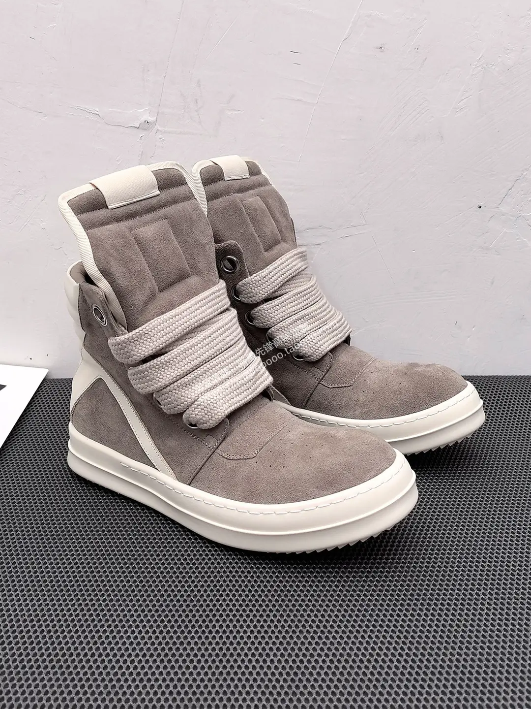 2025 New High-Top Shoes for Men Ro Inverted Triangle Thick Laces Suede Brown Gray Reverse Suede Cowhide Oatmeal Color Casual Sneakers