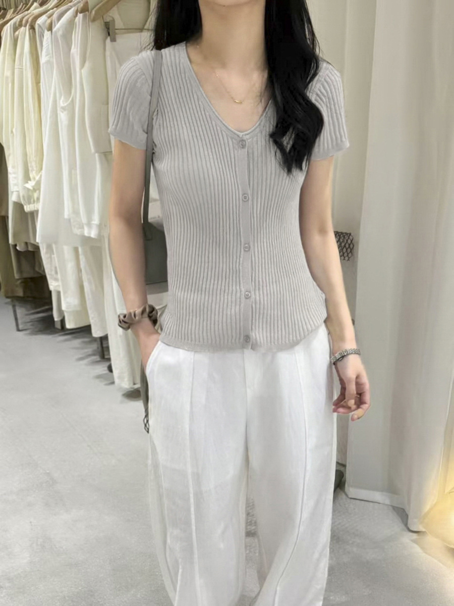 Love and Nancy Thirteen Lines 2026 Summer Korean Style Pure Desire V-Neck Chest-Enhancing Short Sleeve Slim Fit Knitted Cardigan for Women 03749