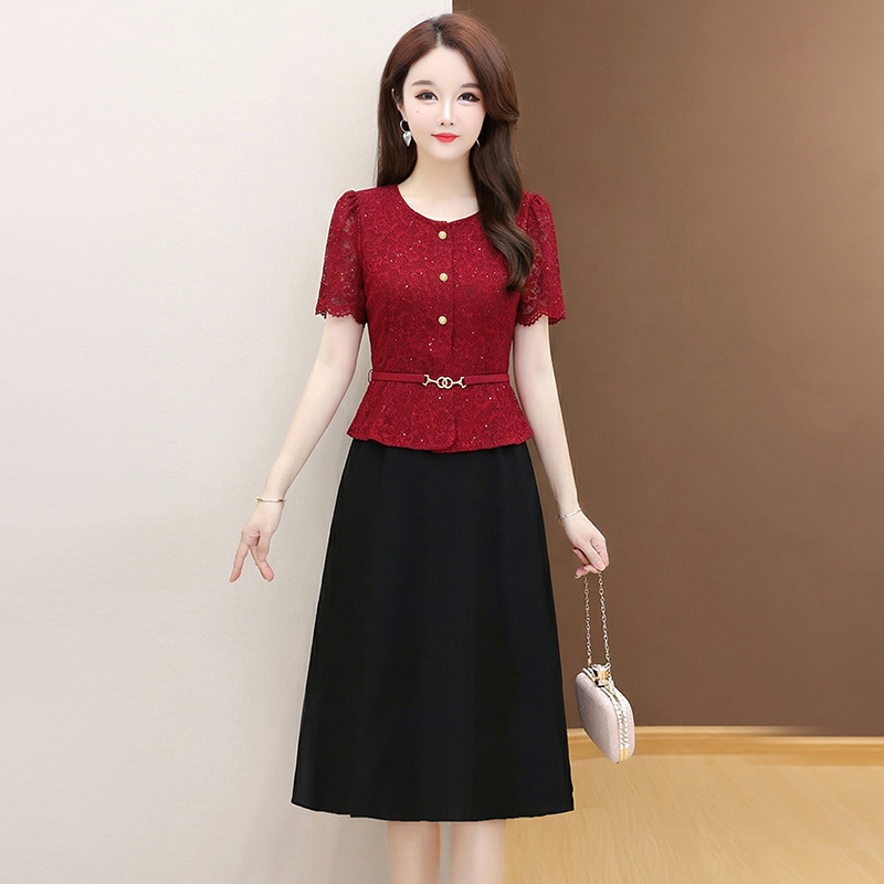 Mom's Summer Dress, Stylish Two-Piece Dress, 2025 New Model, Short-Sleeve Lace Patchwork Dress for Middle-Aged and Elderly Women