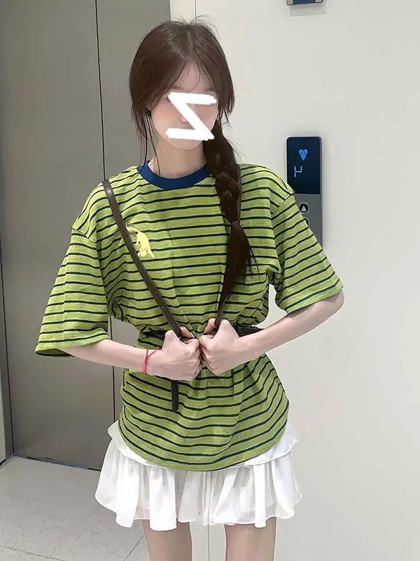2026 Summer New Style Green Retro Striped Short-Sleeved T-Shirt for Women, Loose and Lazy Design, Niche Women's Top