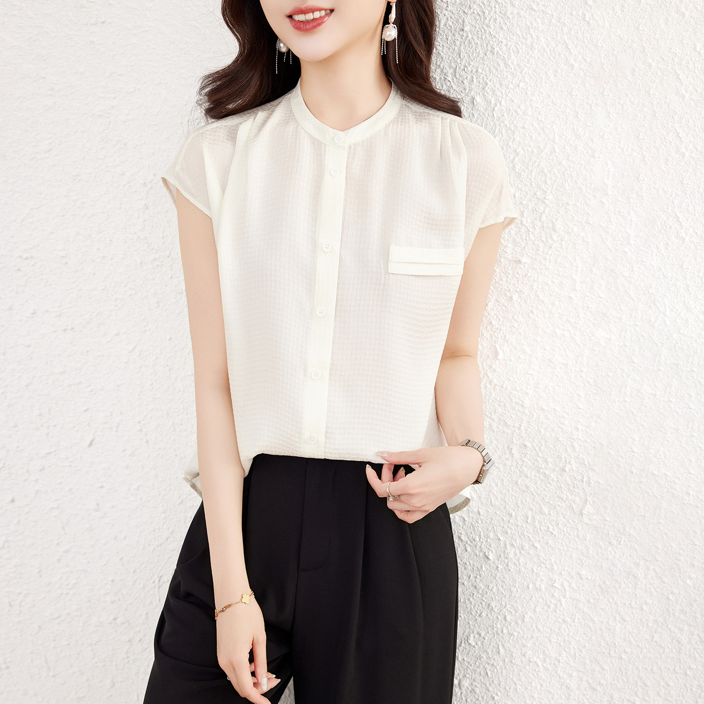 Designer Silk Shirt for Women 2026 New Summer Style Elegant Commuting Short-Sleeve Solid Color Light Luxury Mulberry Silk Blouse