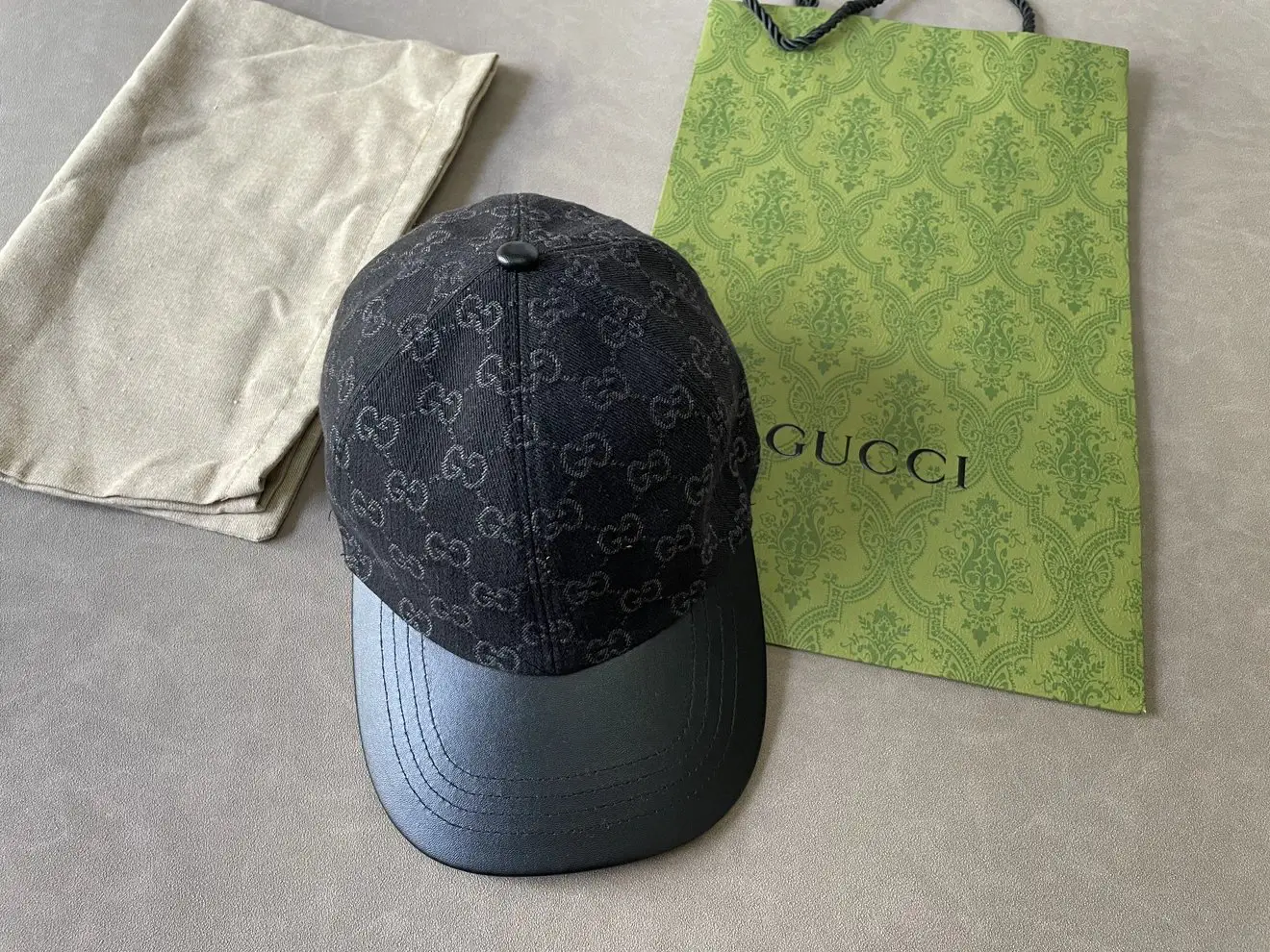 GUCCI古驰 原创设计 聚酯纤维 棉 羊皮革 粘胶纤维 鸭舌帽 男款 黑色