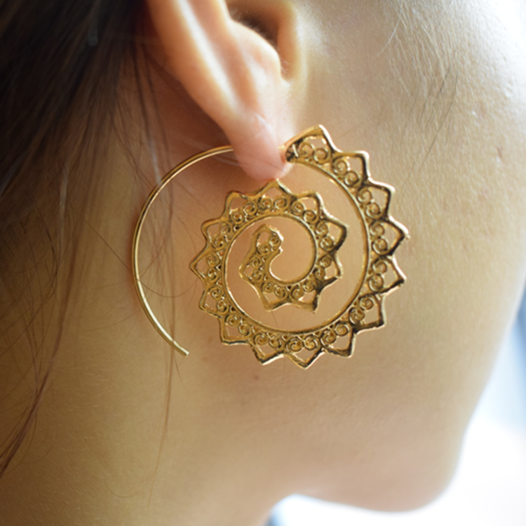 European and American wish trend personality round spiral earrings exaggerated vortex gear-shaped ear jewelry in stock wholesale