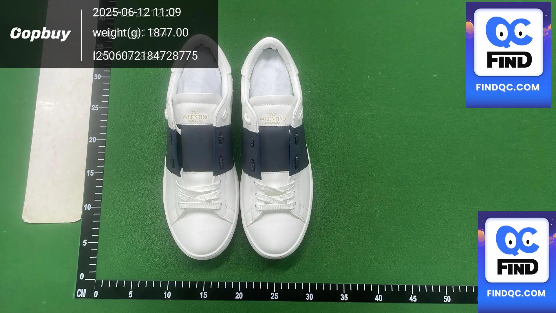 Foreign trade V family casual sneaker rivet small white shoes fashion trend couple single shoes men and women with shoes QC