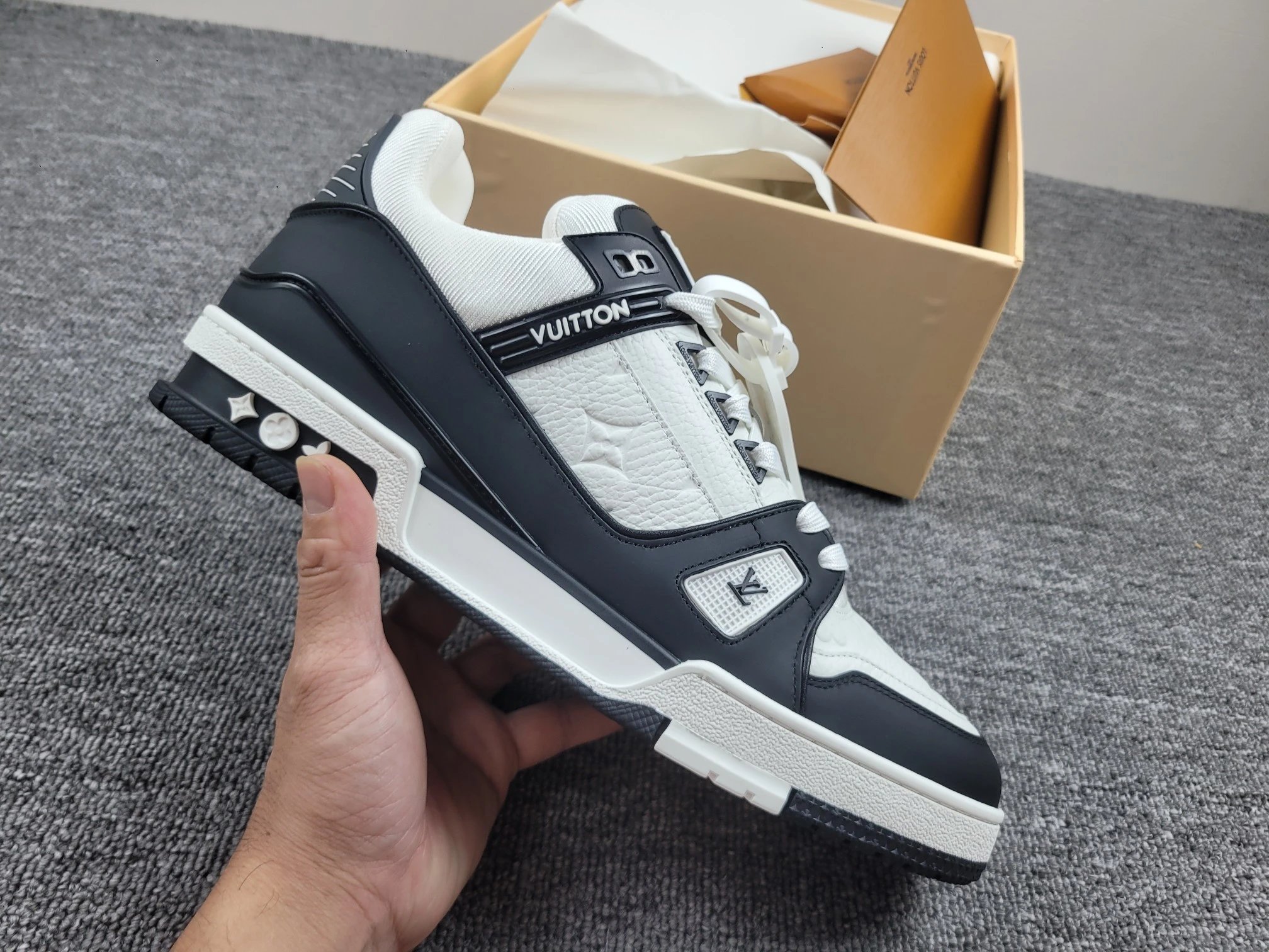 Louis Vuitton Sneakers Foto QC de WEIDIAN na Qualit.ly