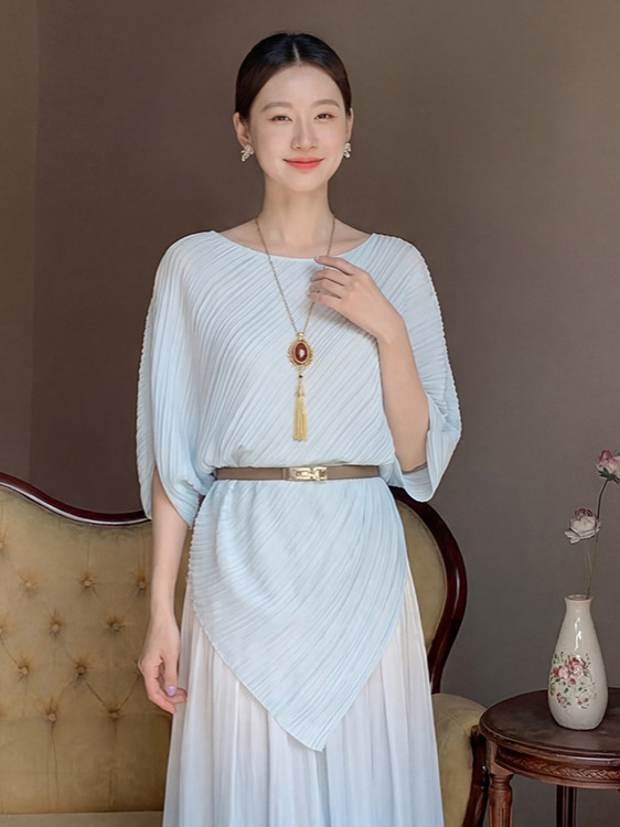 Feiyuan Niche Design Batwing Sleeve Irregular Knit Sweater for Women, New Spring and Summer Style, Loose, Breathable, and Comfortable Top