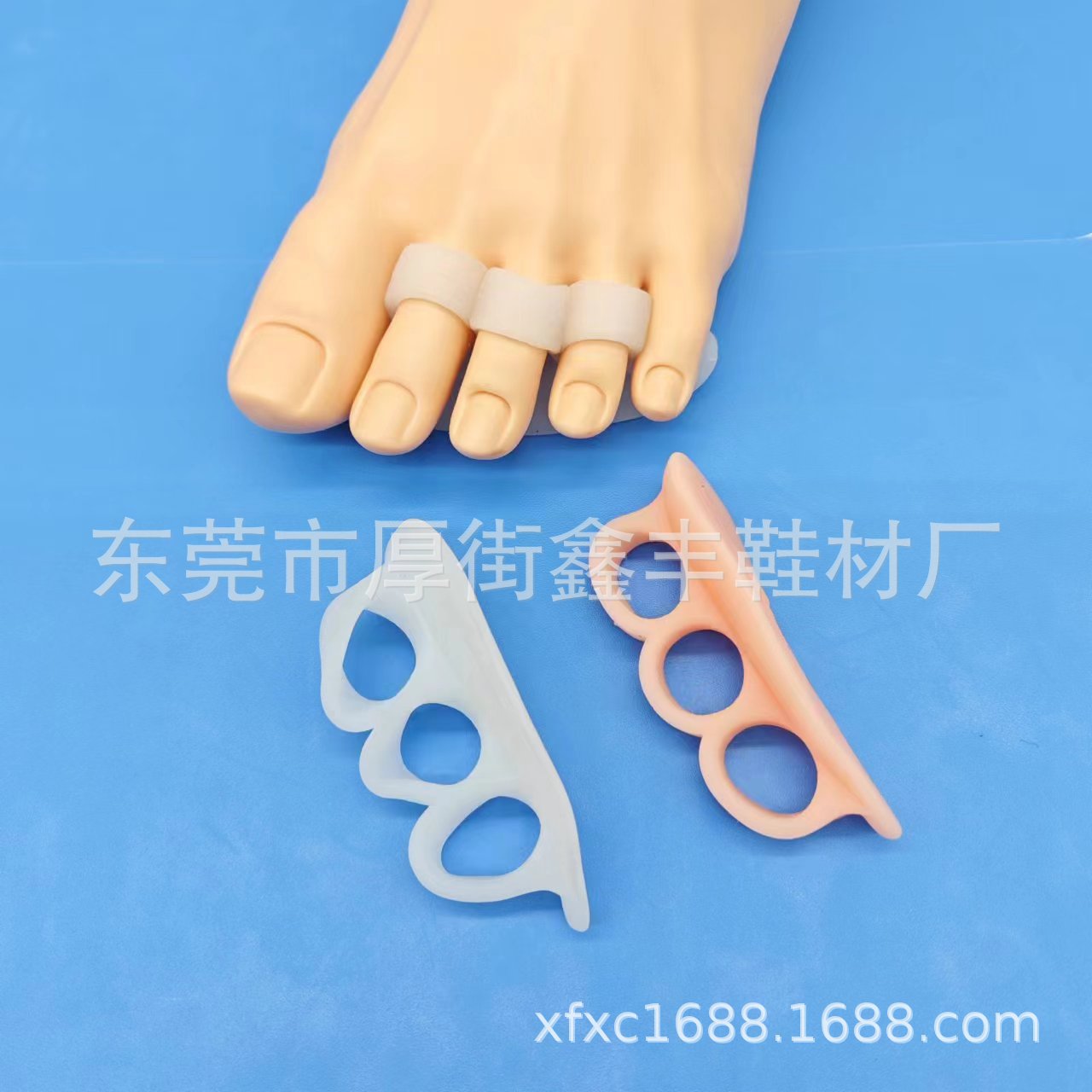 Three-hole toe splitter toe corrector SEBS separate toe valgus deformity correction pad hammer toe splitter