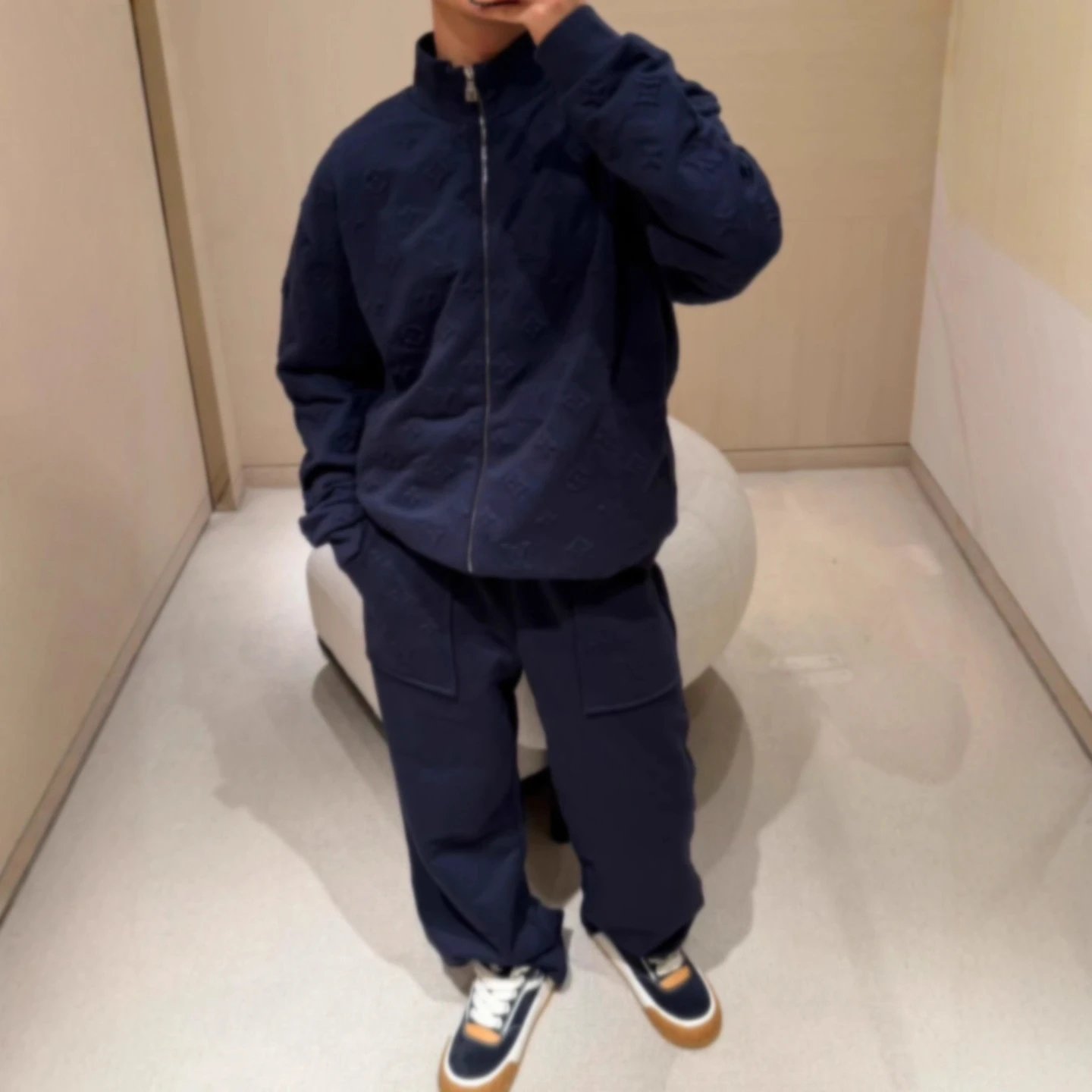 iv suit