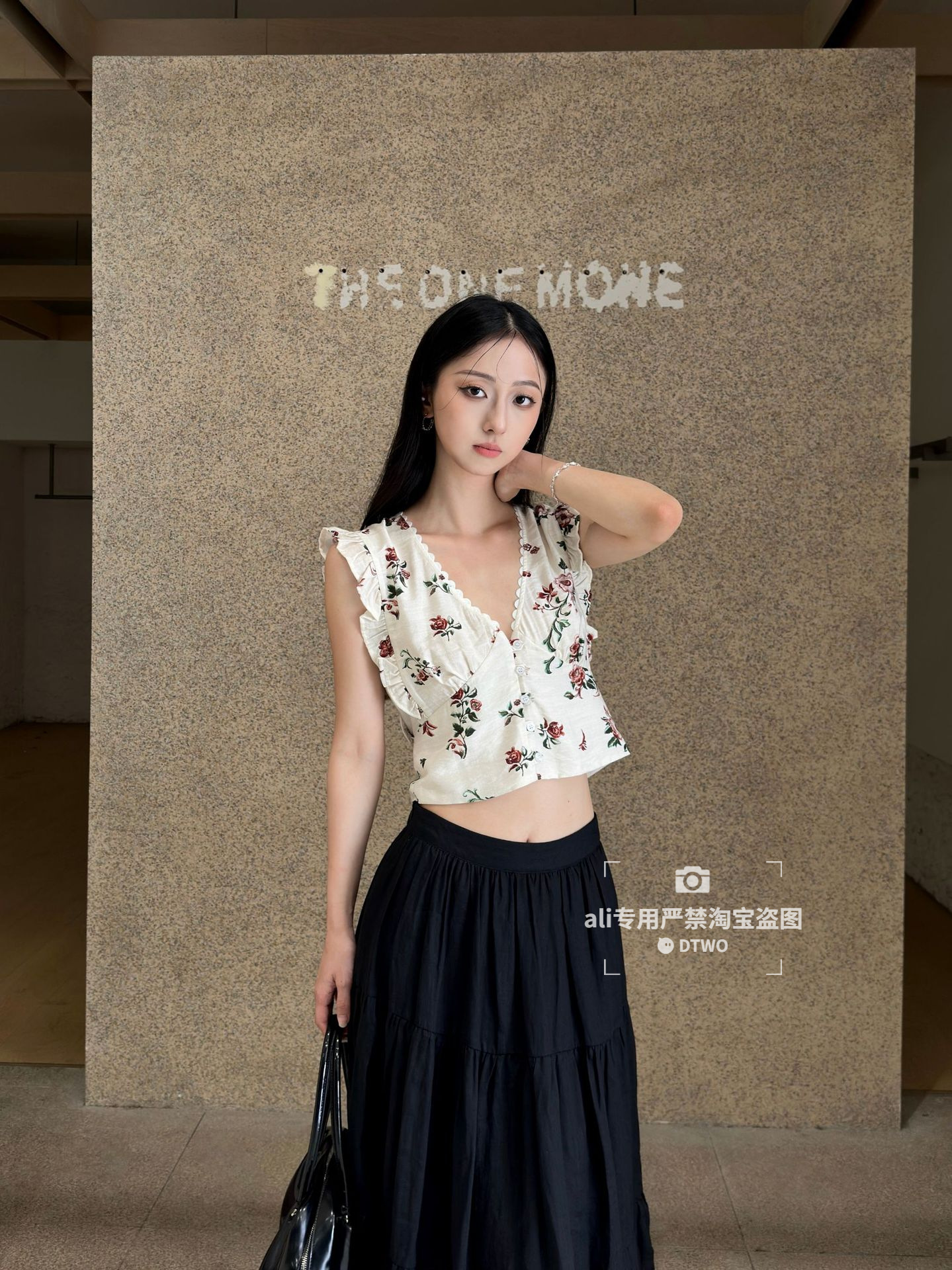 Dtwo Summer New Original Design Women's Wholesale V-Neck Floral Short Top 6221300