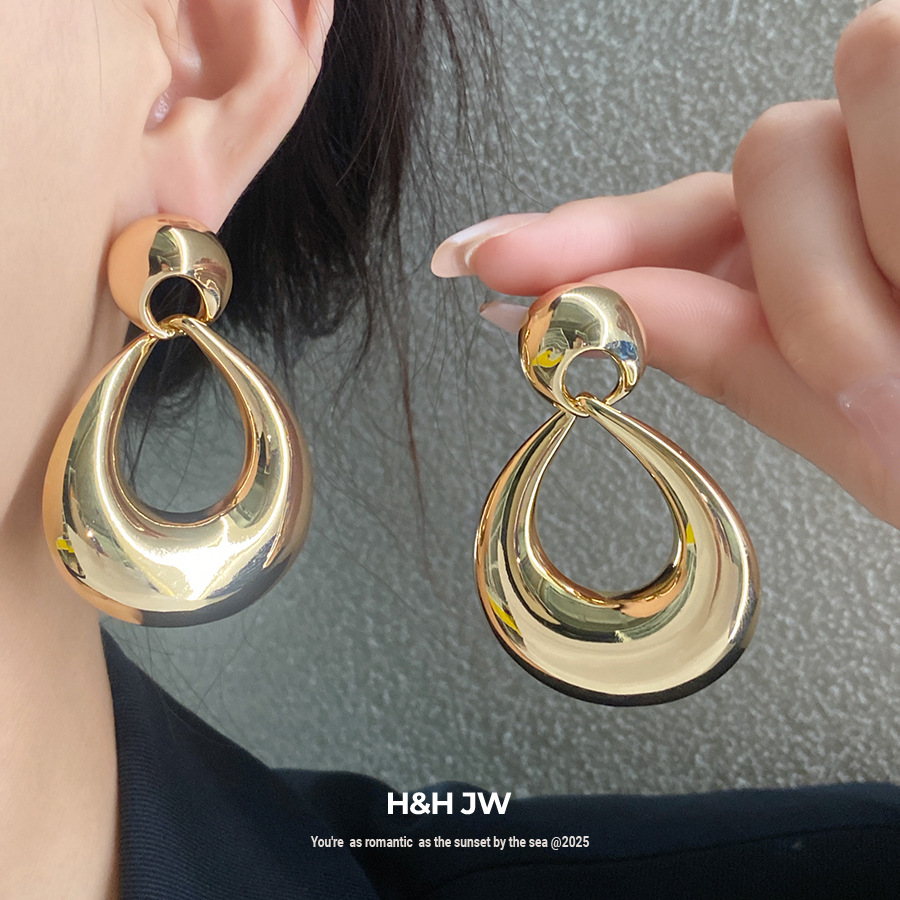 European and American Metal Geometric Exaggerated Earrings with Unique Design, 2025 New Popular High-End Earrings Wholesale
