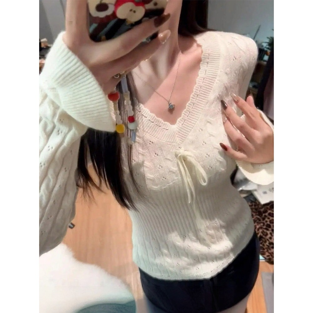 Sweet and Spicy V-Neck Lace-Up Knitted Base Shirt for Women, Spring and Autumn Season, Waist-Cinching Slim-Fit Inner Top, Soft and Cozy Cable-Knit Sweater