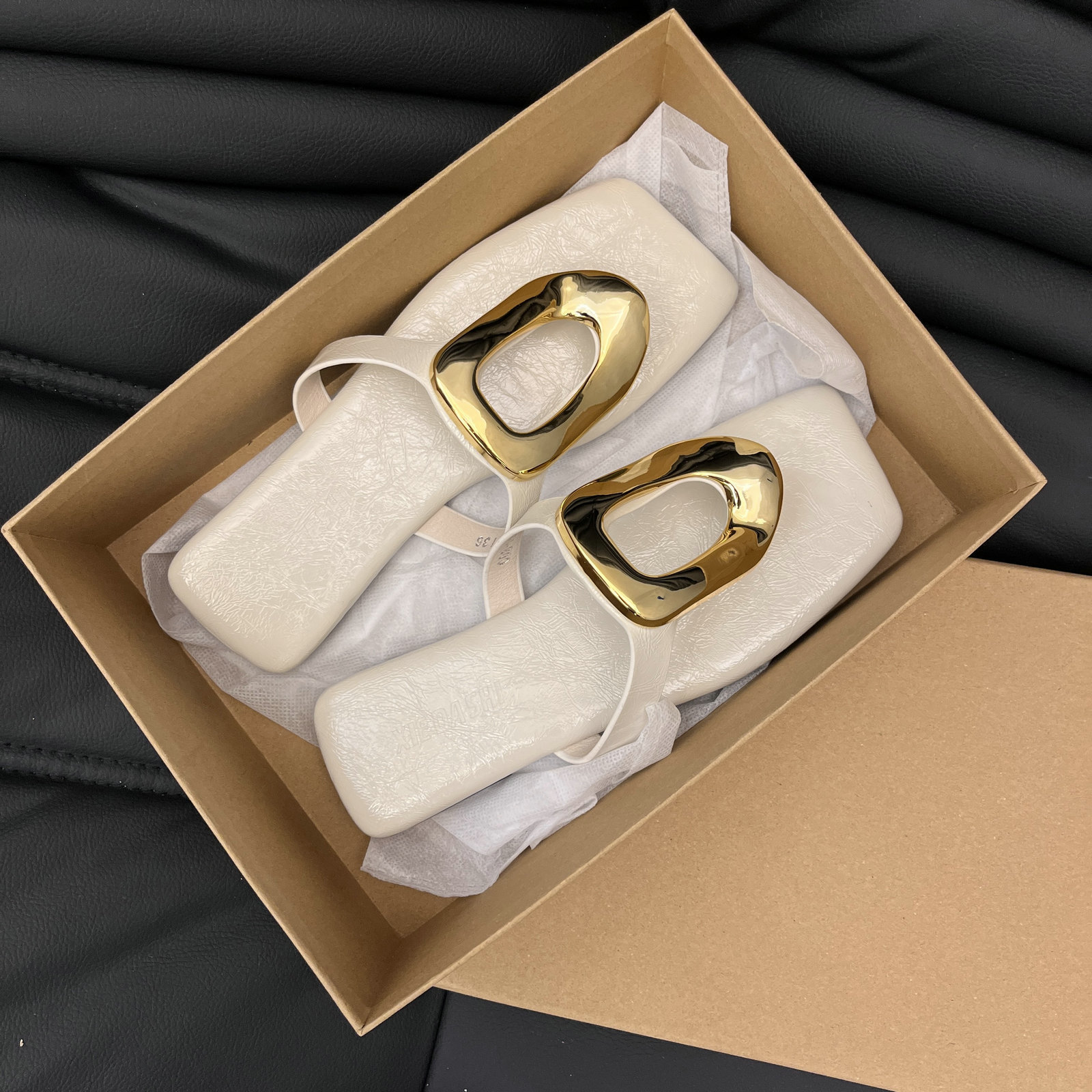 2024 New Square Open Toe Flip-Flops for Outer Wear All-match Thong Casual Flat Metal Buckle Niche Sandals for Summer