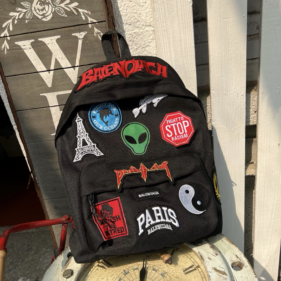 2025 Trending Backpack Explorer Alien Logo Embroidered Graffiti Backpack for Men Niche Backpack QC-foto van TAOBAO op Qualit.ly