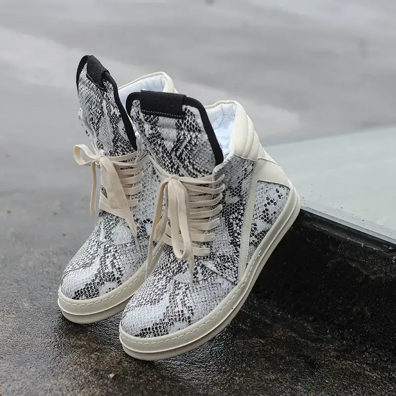 New Inverted Triangle High-Top Shoes for Men with Dragon and Snake Pattern Genuine Leather Sneakers with Increased Laces, Sports and Leisure Short Boots, European and American Trend