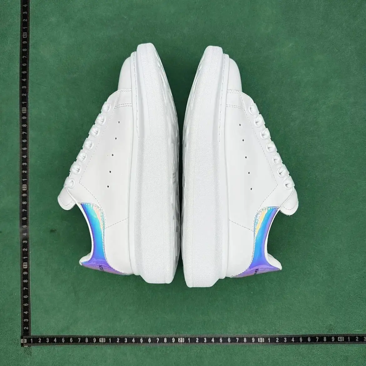 M*q * en Ov*rsiz*ed Pure White Series