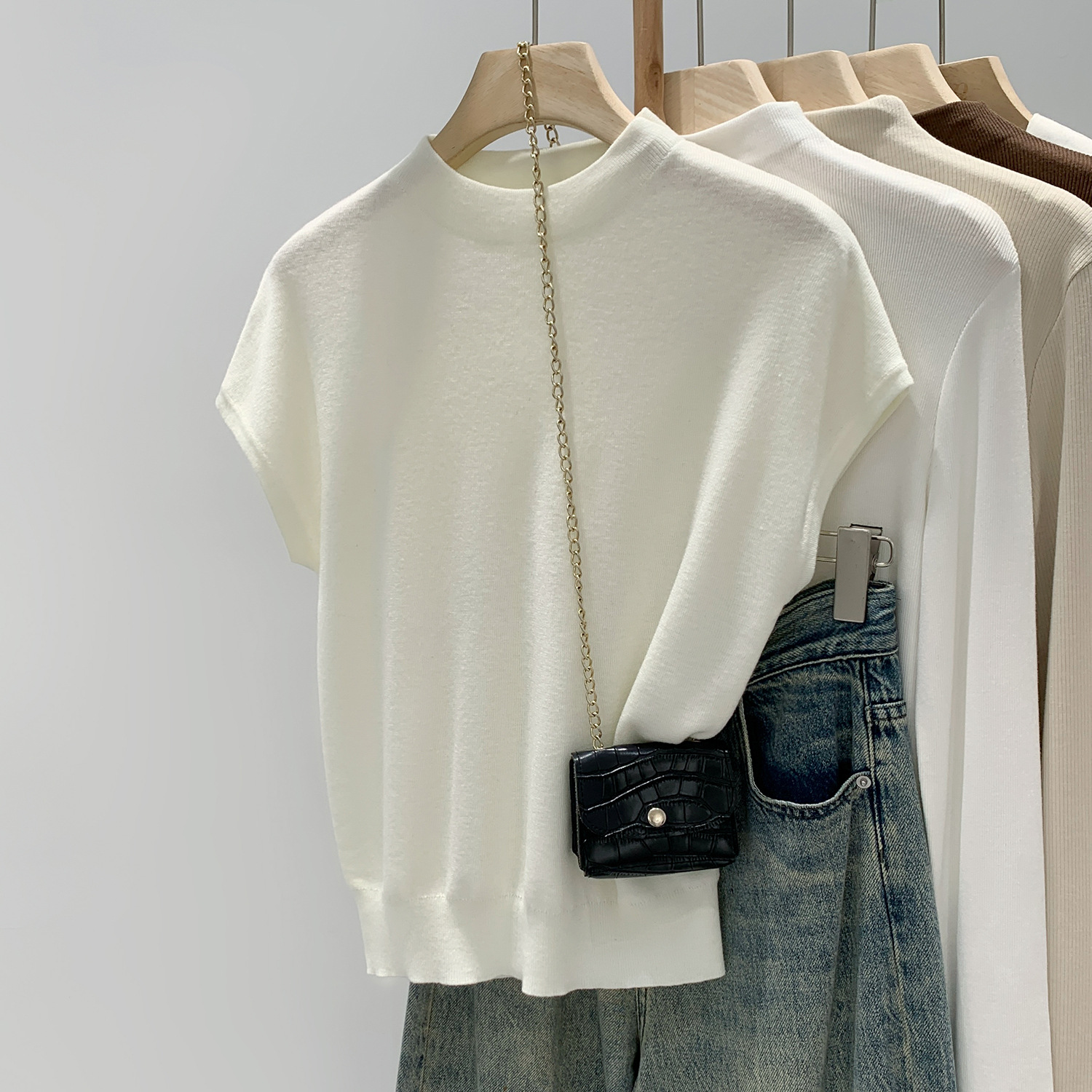 Half-Turtleneck Sleeveless Knit Sweater for Women, Summer Slim-Fit Design, Waist-Cinching, High-End Feel Top