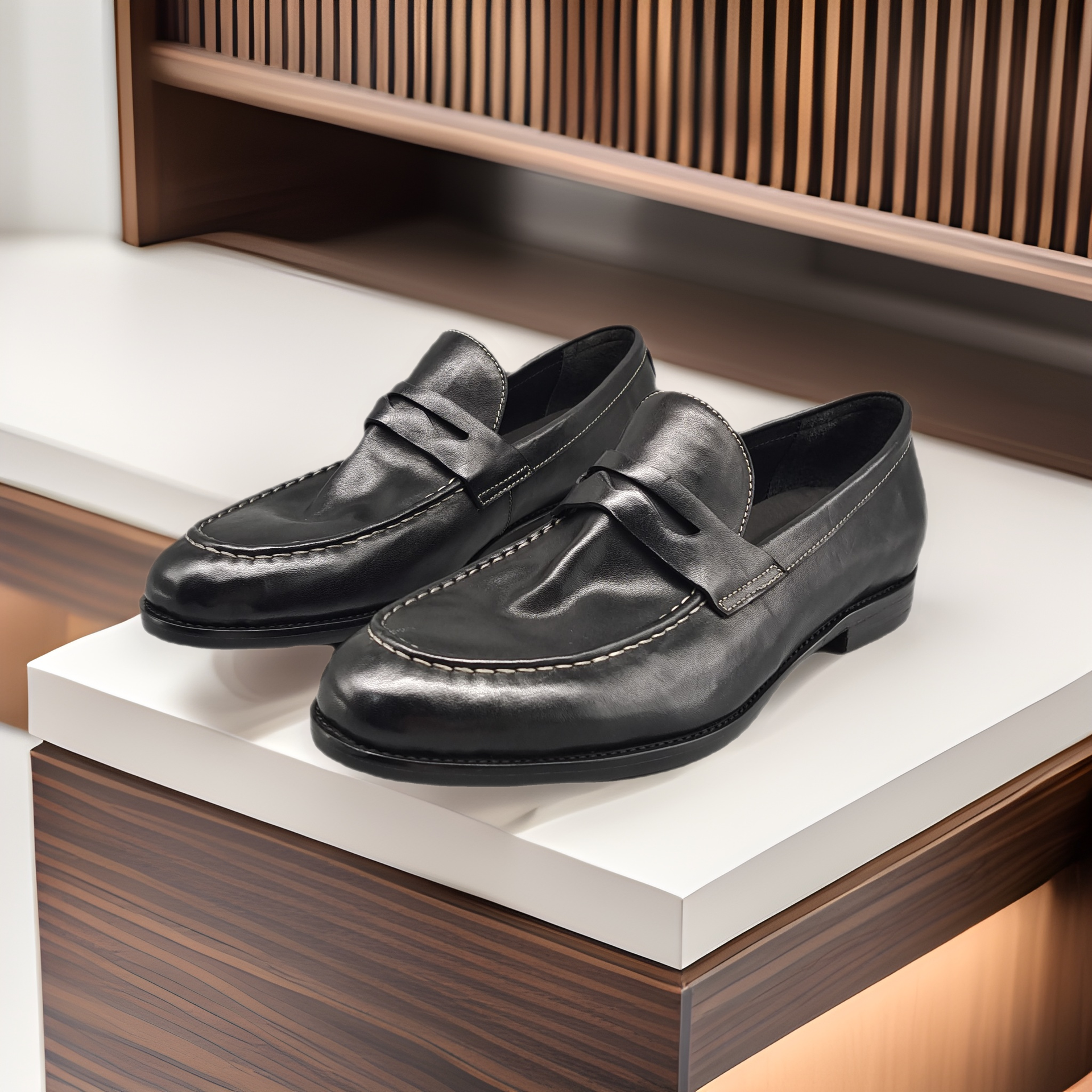 Washed Vintage-Style Men's Slip-On Moccasins Made of Horsehide, Breathable and Comfortable Driving Shoes Foto QC da 1688 su Qualit.ly