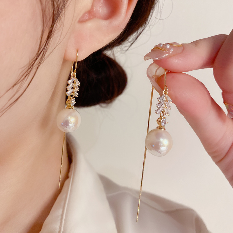 Autumn 2022 New Exquisite Fashion Micro-inlaid Zircon Pearl Tassel Ear Line Women's Internet Celebrant Distinctive Slimming Ear Jewelry