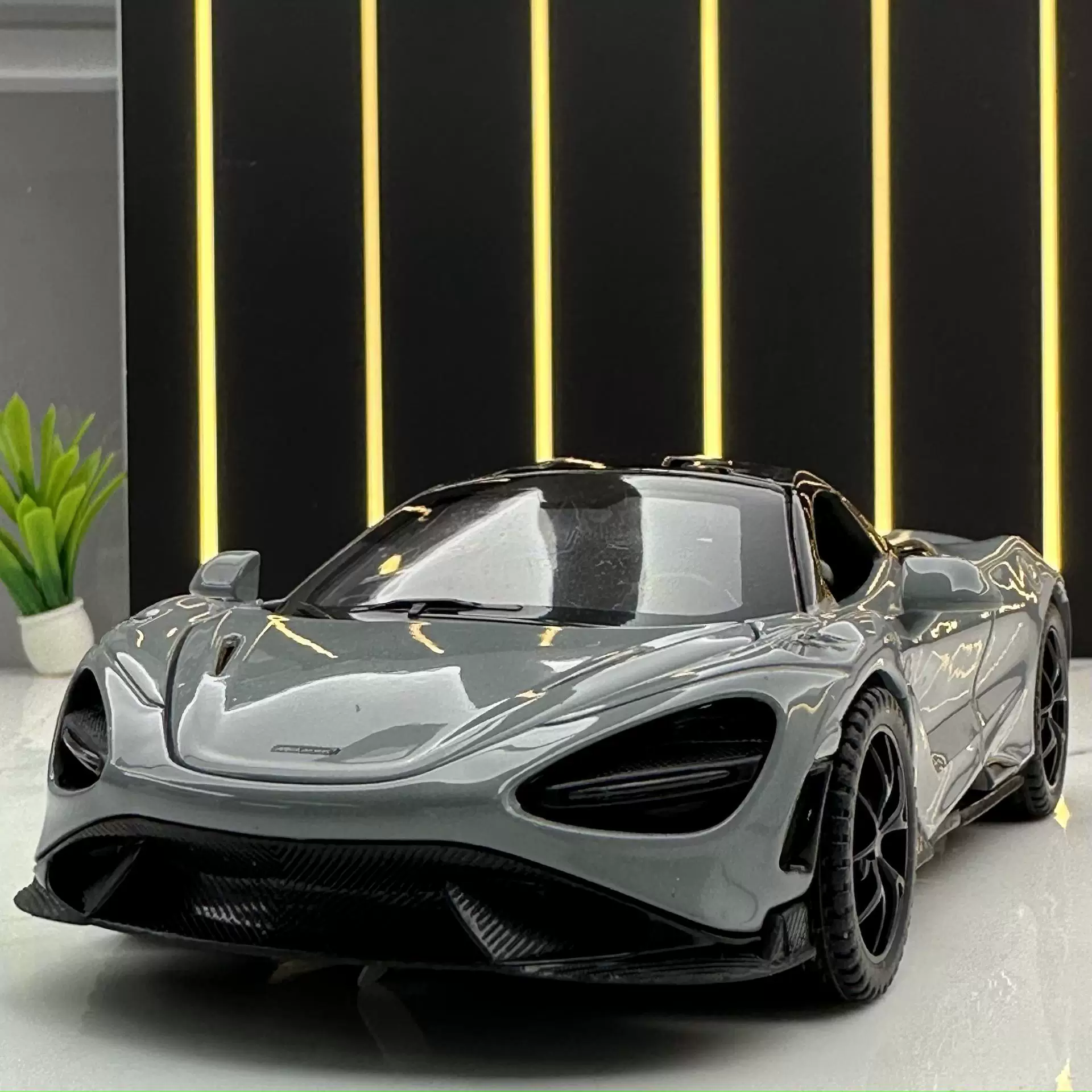 Mclaren 765Lt Simulation Alloy Car Model Room Dormitory Desktop Decoration Figurine Collection Ornament