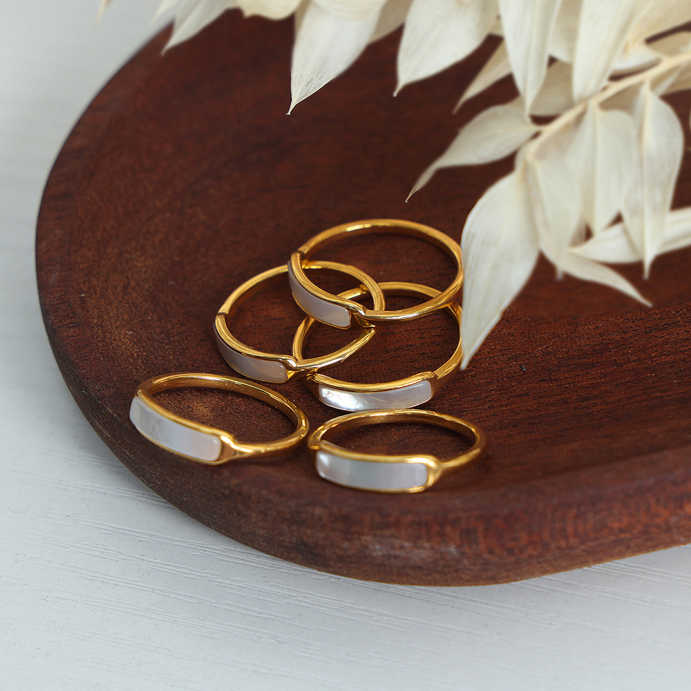 New Chinese-Style Light Luxury Retro White Shell Titanium Steel Ring for Women, Fashionable Commuter Stackable Jewelry
