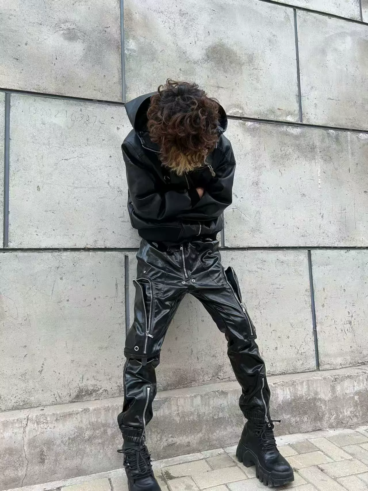 Rodowens Glossy Long Pants Dark Pu Subculture High Street Biker Shorts with Zipper Coating Bombshell Pants QC photo from TAOBAO on Qualit.ly