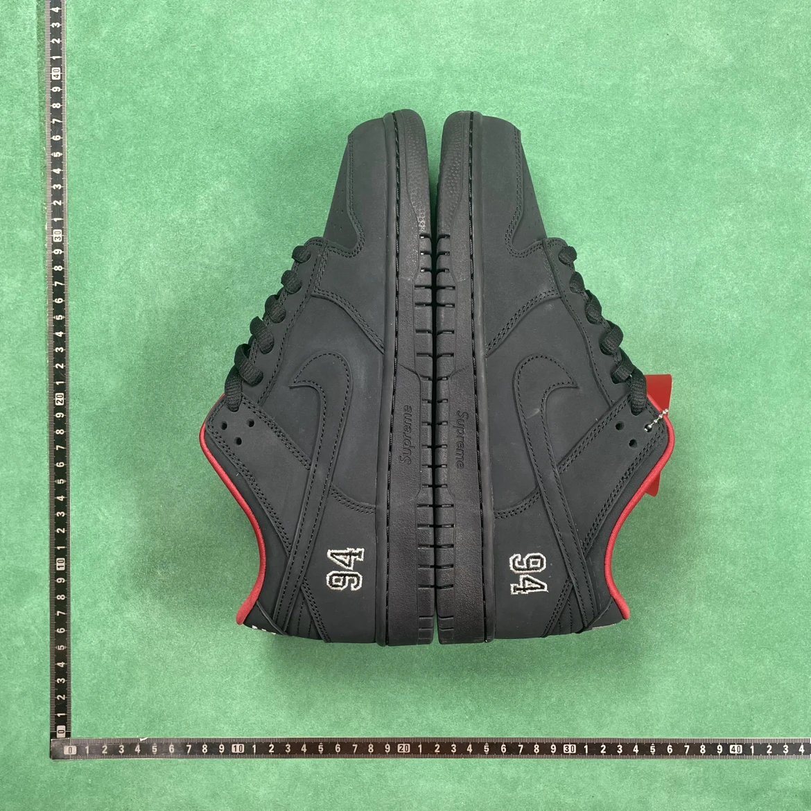 NIKE x Supreme Sneakers
