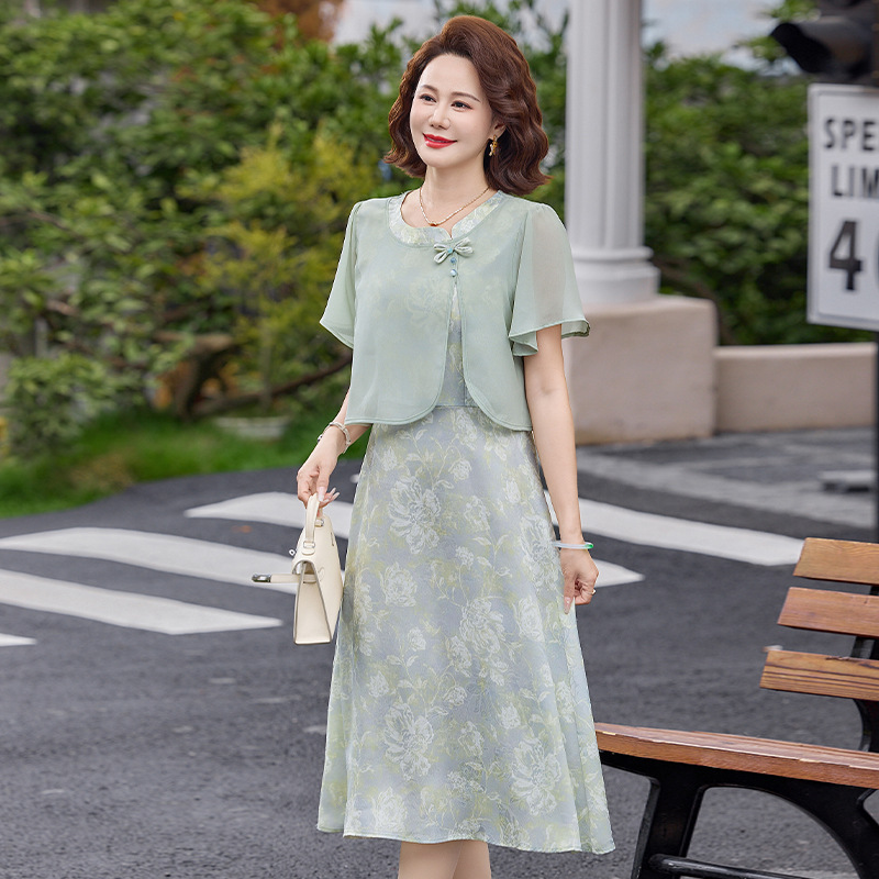 Mom's Summer Dress, New Chinese-Style Short-Sleeve Dress, Stylish Plus-Size for Middle-Aged and Elderly Women, 2026 New Model, Tummy-Concealing and Slimming Dress