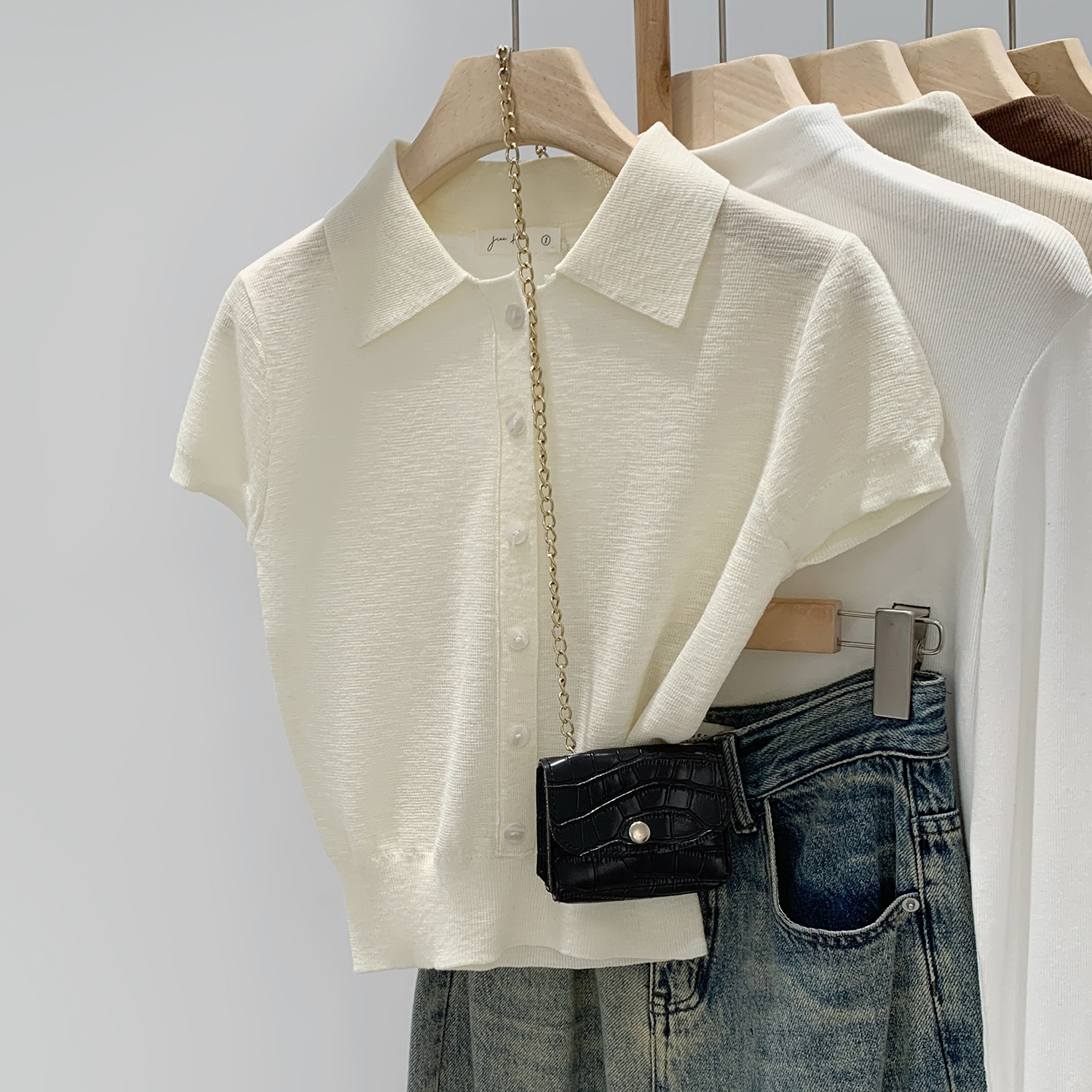 Turn-Down Collar Waist-Cinching Short-Sleeve Knit Polo Shirt for Women, Summer 2026 New Style, Short College-Style Top
