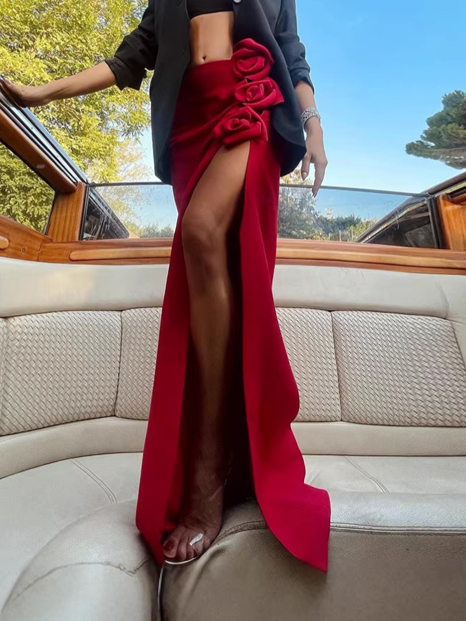 In stock | Red Three-Dimensional Floral Slit Hip-Hugging Skirt for Women, 2026 New Style, High-End, Elegant, Slim-Fitting Long Skirt