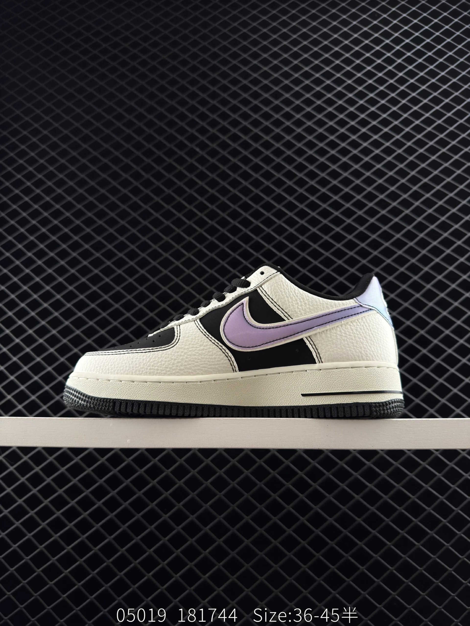 NIKE AIR FORCE 1‘07