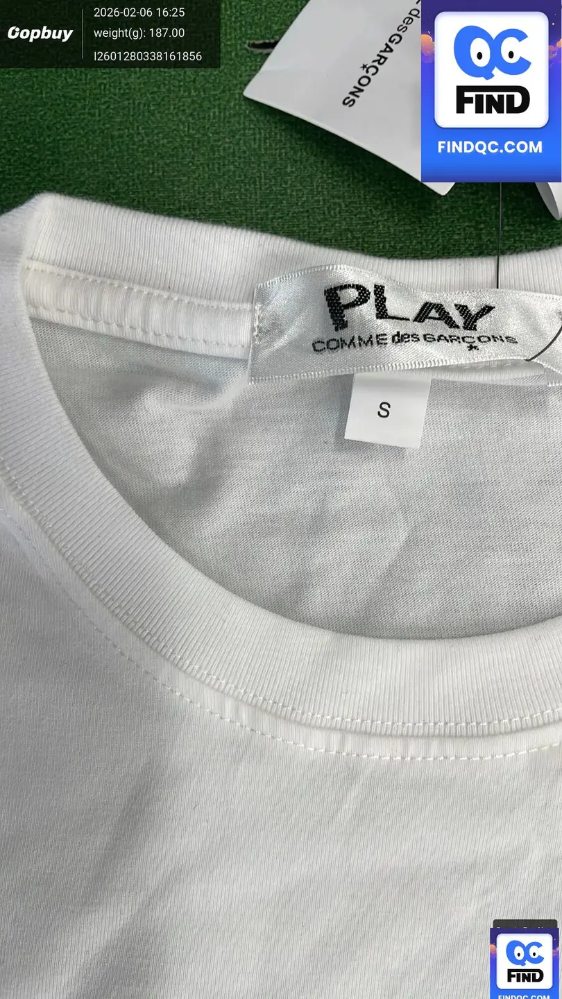 Comme des Garçons PLAY White T-Shirt