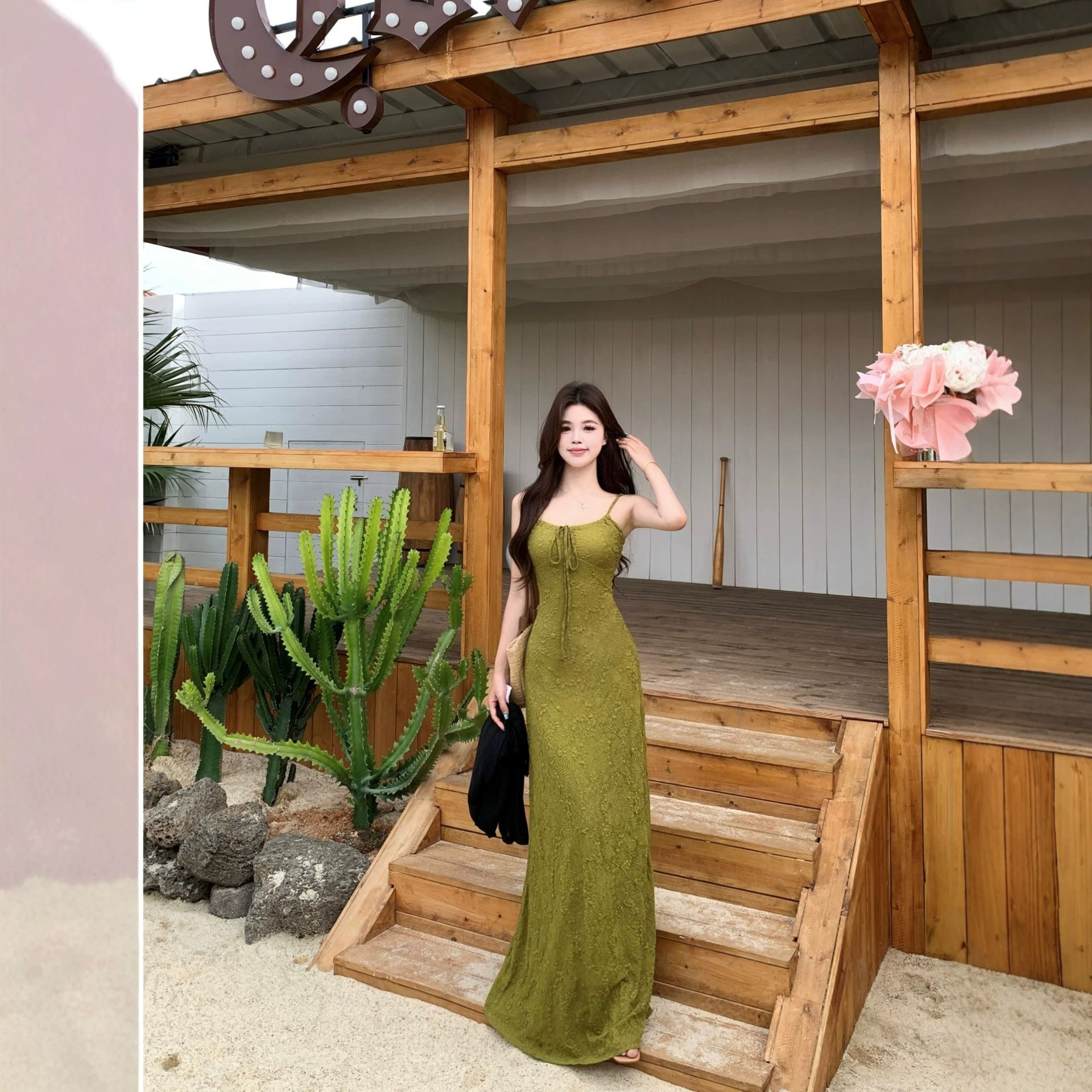 (with Chest Pads + Lining) French-Style Vacation Green Spaghetti Strap Dress for Women, Summer High-End Slim-Fit Long Dress