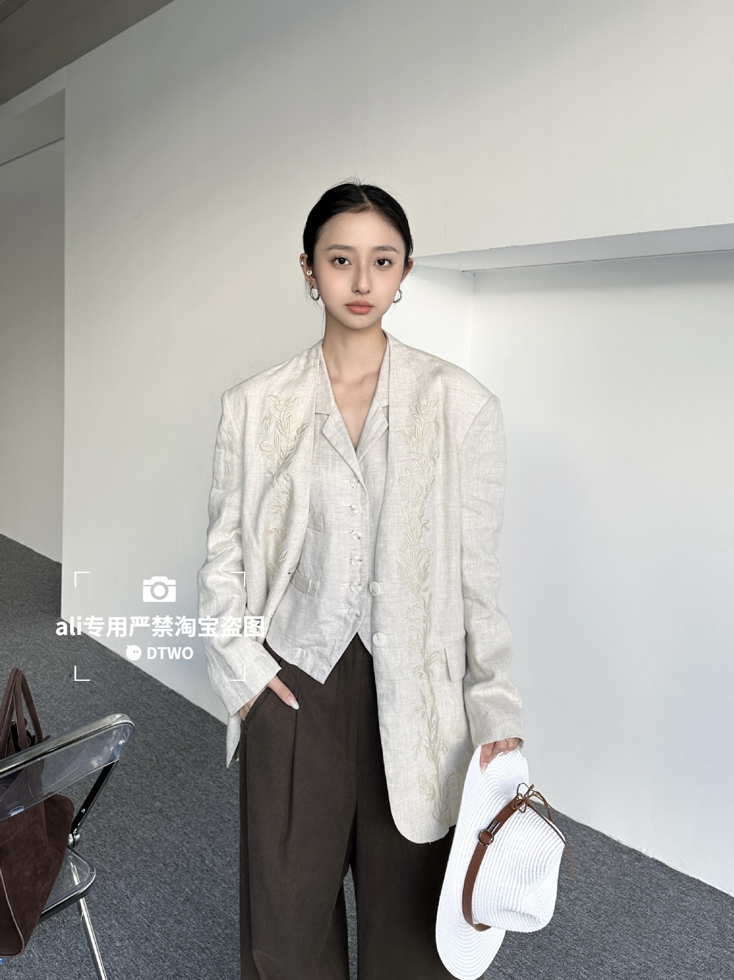 Dtwo Spring/Summer New Original Design Thirteen Lines Women's Clothing Wholesale Old Money Style Blazer 6117227