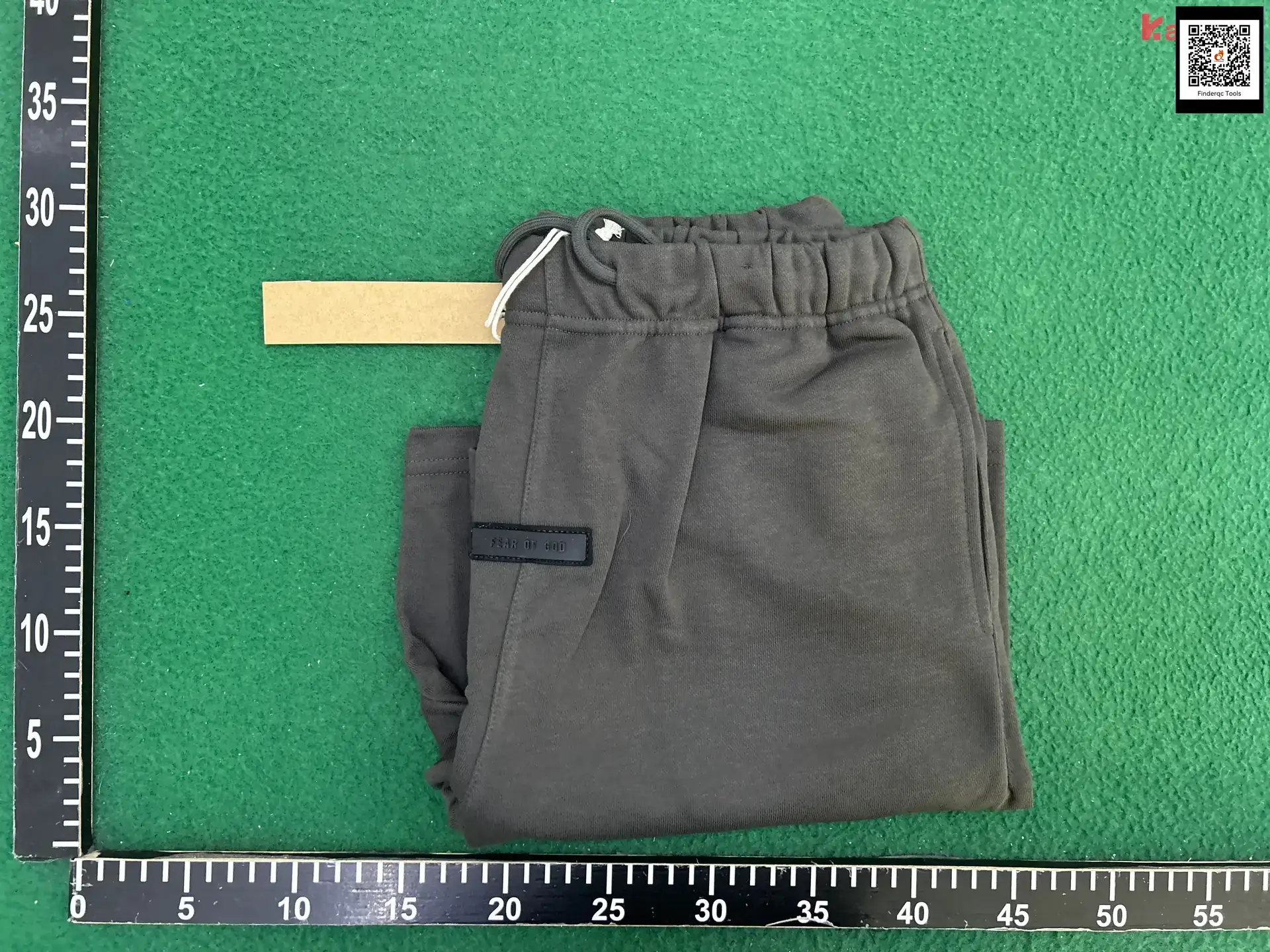 Essentials shorts Five-Quarter Pants Casual Pants for Men and Women Couple High Street Trendy American Sports Fog Double Line