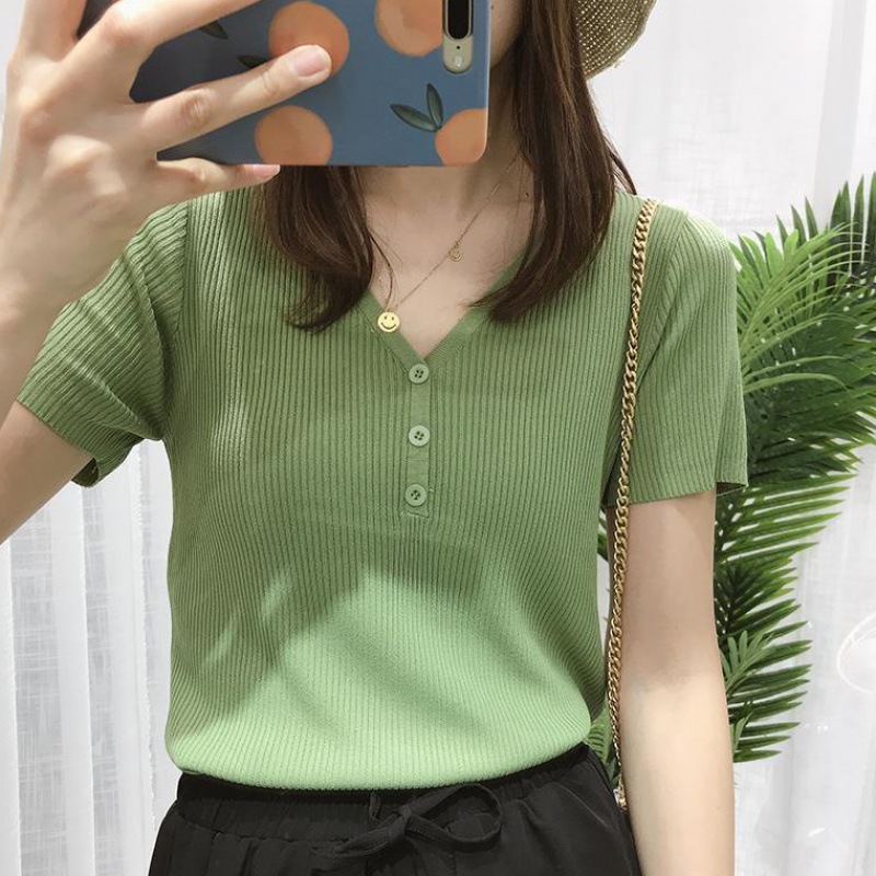 2026 Summer New Korean Style Solid Color Knitted Short-Sleeved T-Shirt for Female Students, Slim Fit V-Neck Top