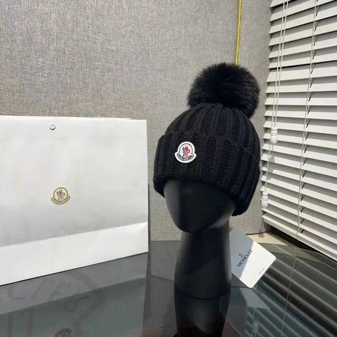 m hat-0151