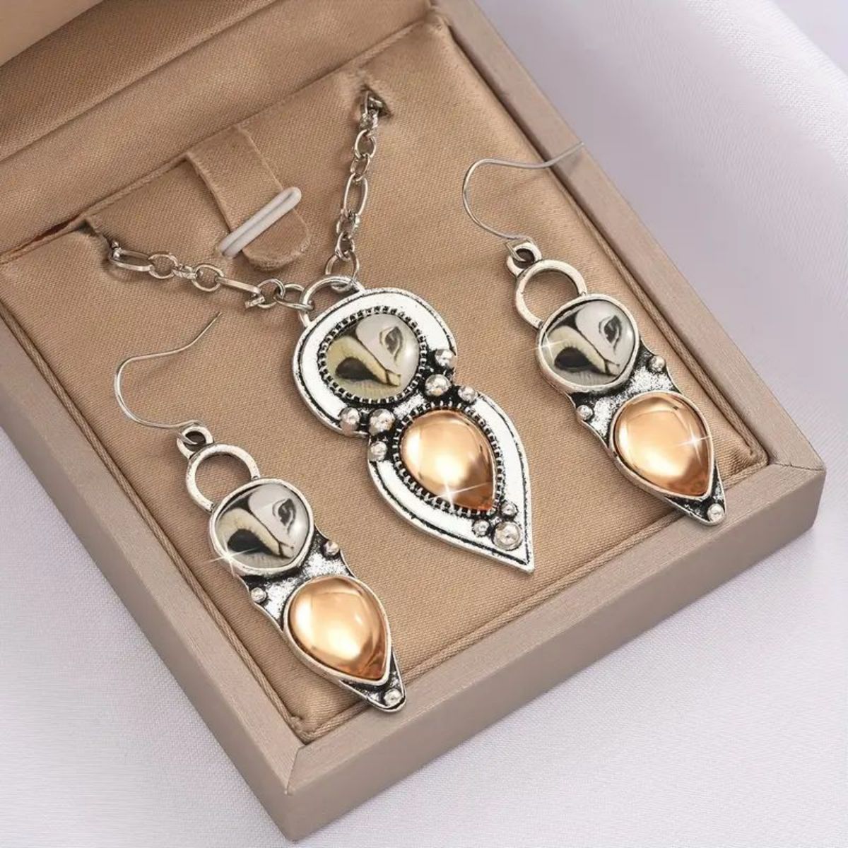 Cute Simple Bohemian Owl Owl Eyestone Necklace Earrings suit Women's All-match High-end Vintage Pendant