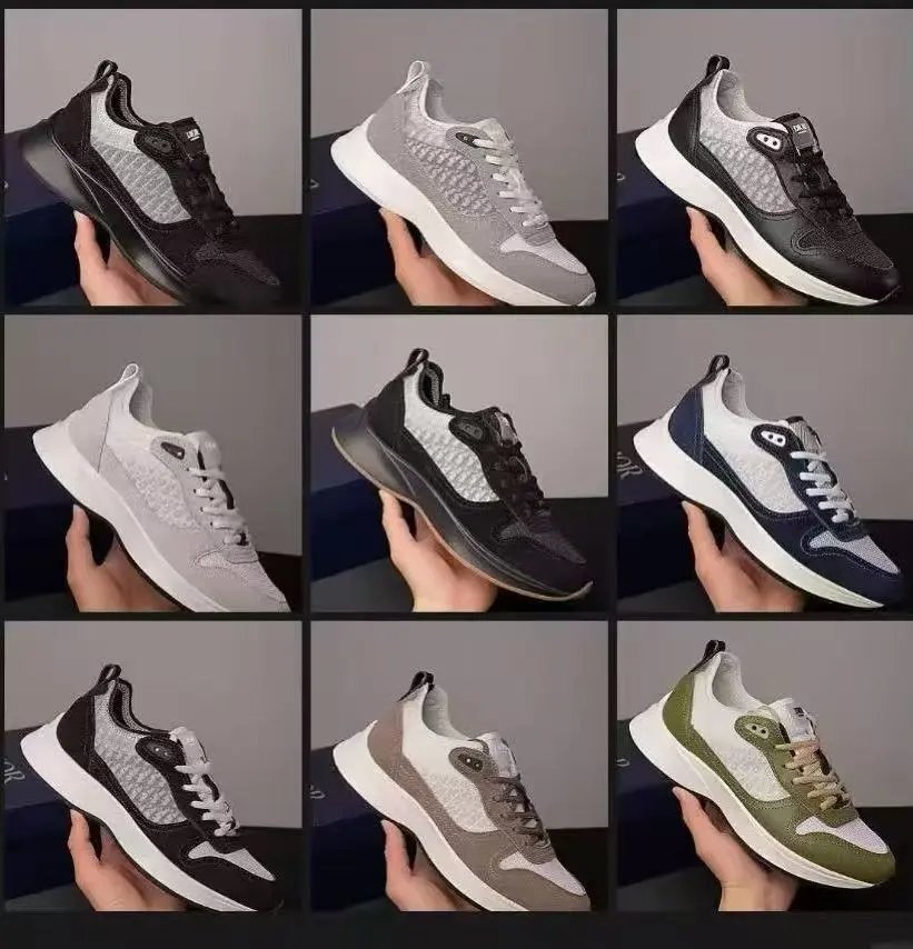 NIKE Sneakers