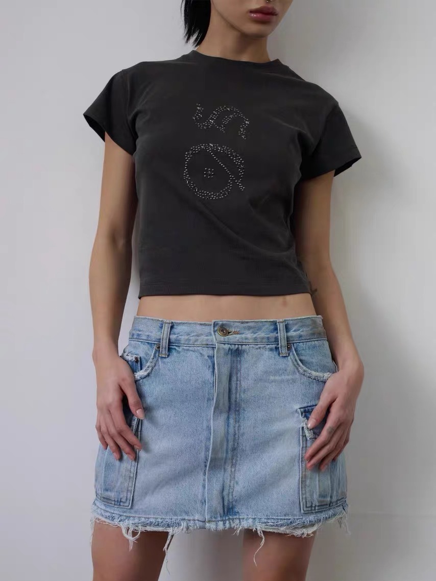 [Clearout, Non-Returnable] Korean Niche Designer Brand Rivet Distressed Navel-Baring Short-Sleeved Top Slim T-Shirt