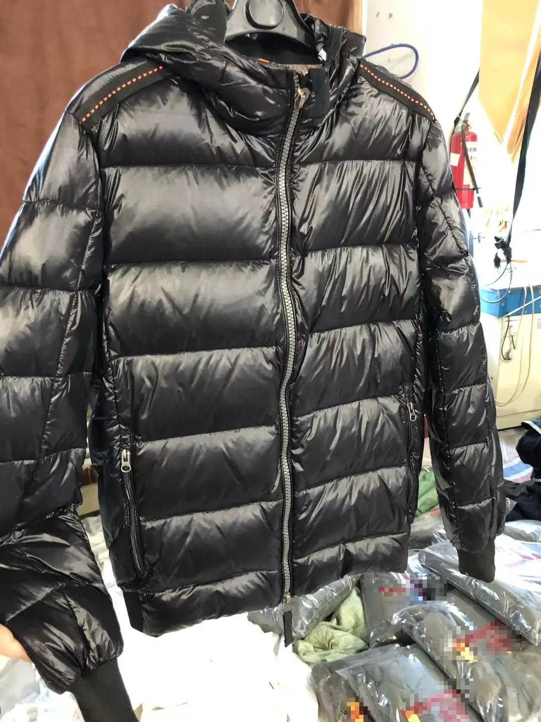 Men's Hooded down Jacket Warm Puffers Pharrell Hooded Bomber