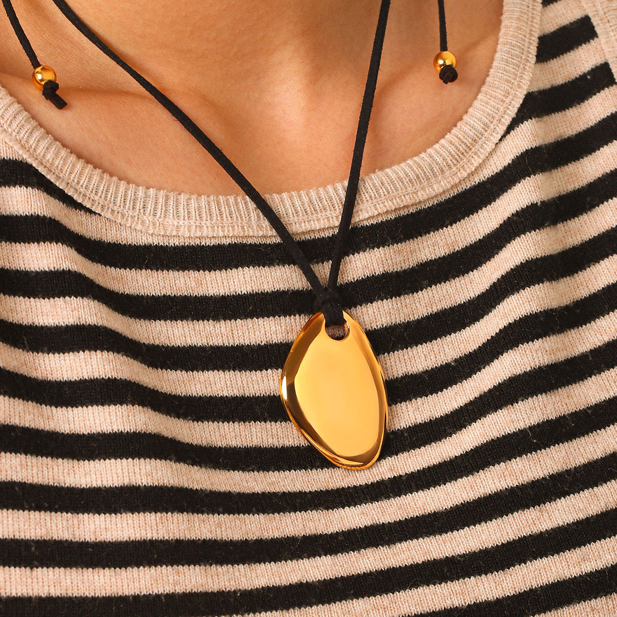Trendy European and American Stainless Steel Geometric Irregular Pendant Necklace with a High-End Feel, Ins-Style Clavicle Chain, Titanium Steel Jewelry for Cross-Border Trade