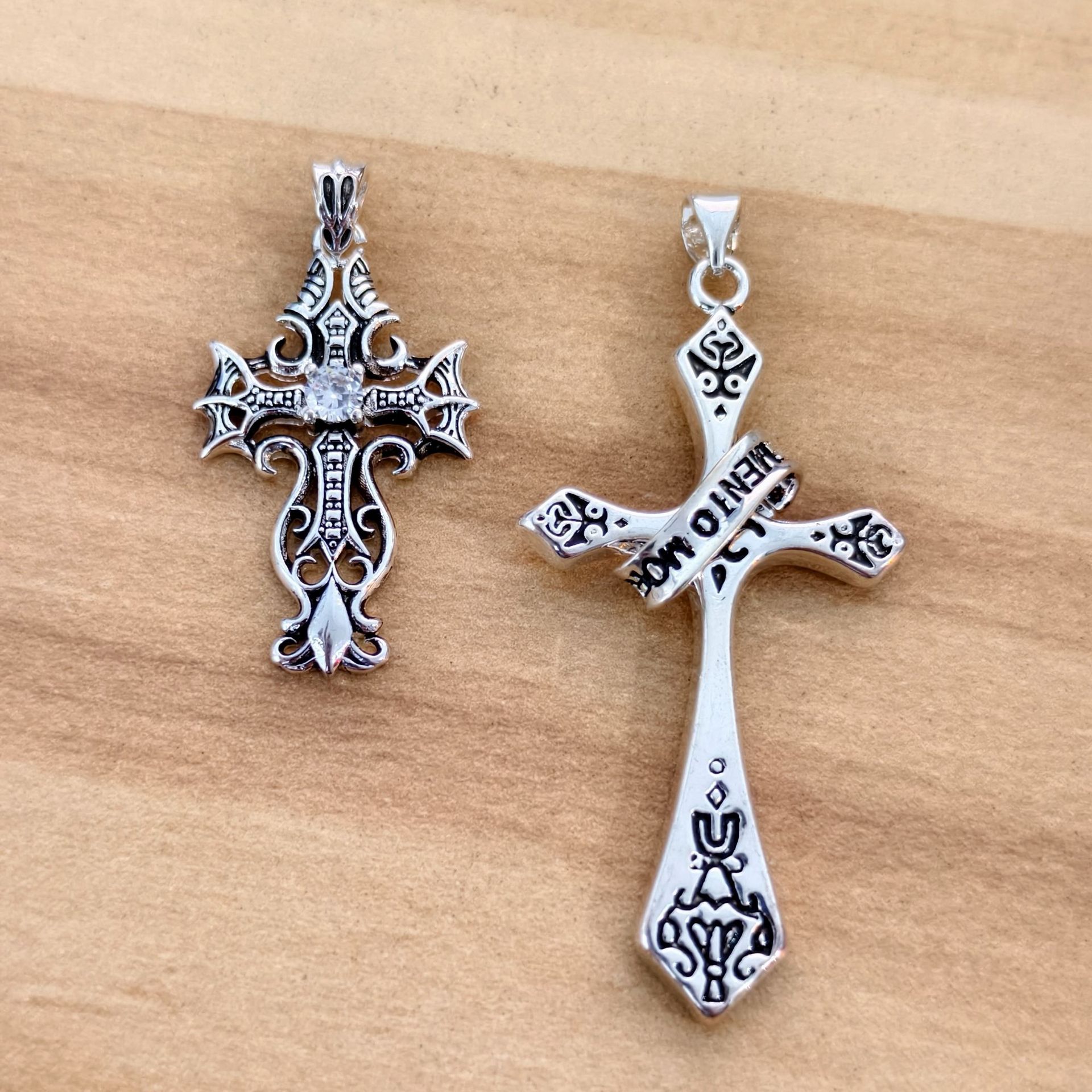 Electroplated 925 Silver Jewelry Cross Personality Retro Thai Silver Pendant for Men and Women Antique Do Antique Ancient Rhyme Pendant