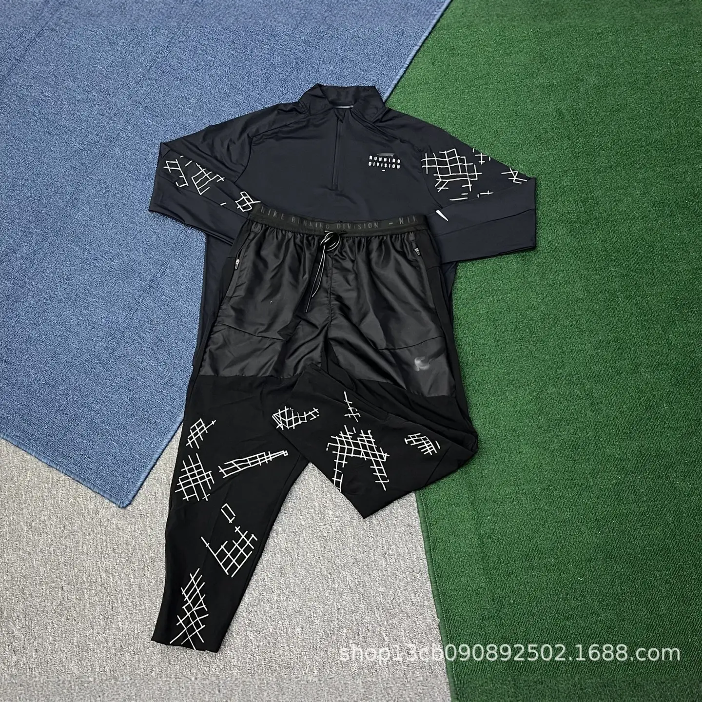 Nike Running Division Black Long-Sleeved Pants Suit
