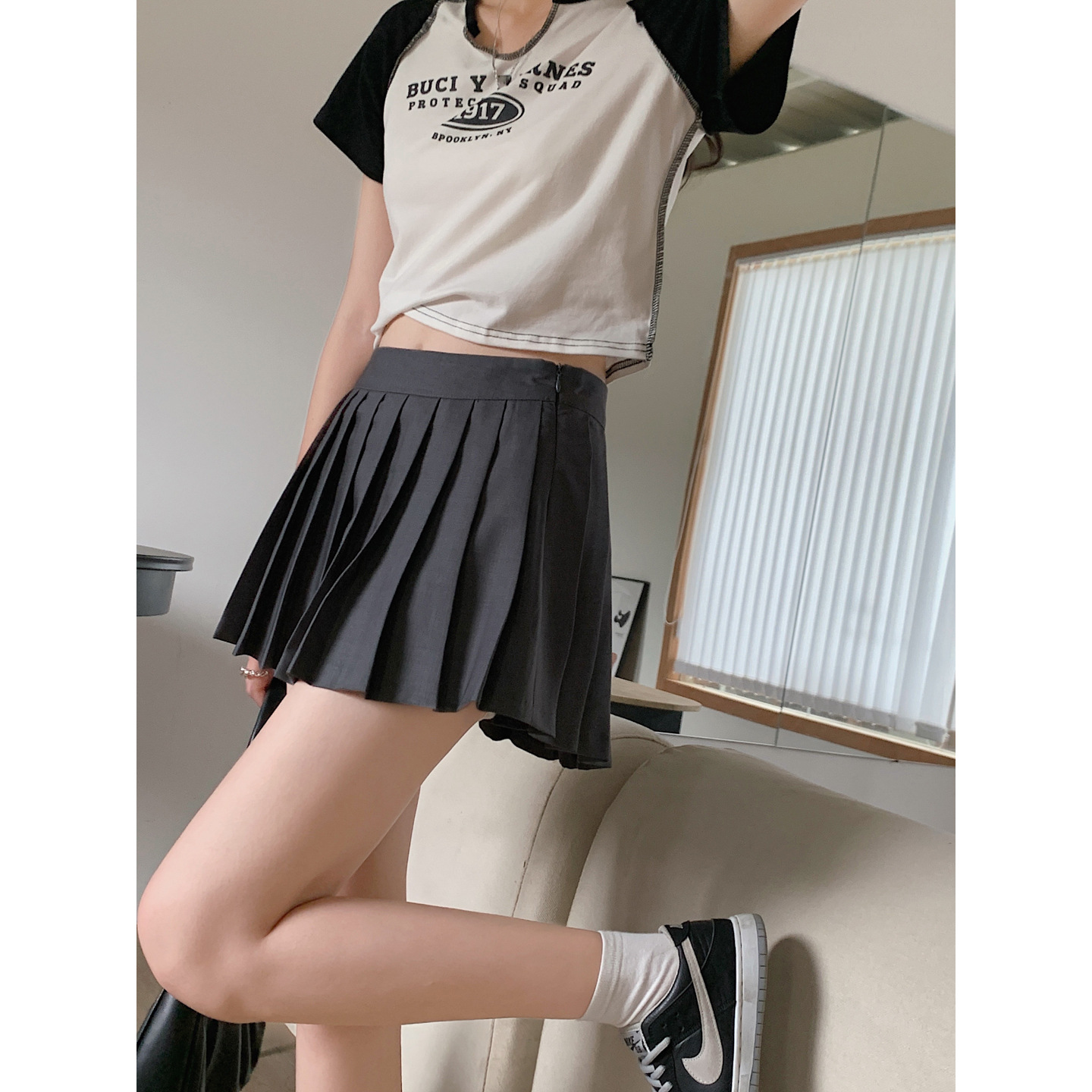 Half A- Line Pleated Skirt Hot Girls College Style Short Pleated Skirt Women's Lining Anti-slip Skirt
