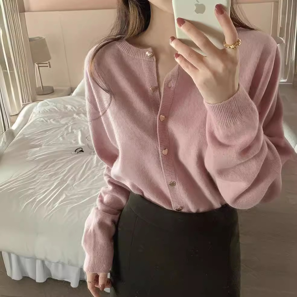 Sweet and Gentle Pink Heart-Buttoned Sweater Cardigan for Women, Loose Korean Style 2026 Autumn and Winter Short Knitted Jacket Top