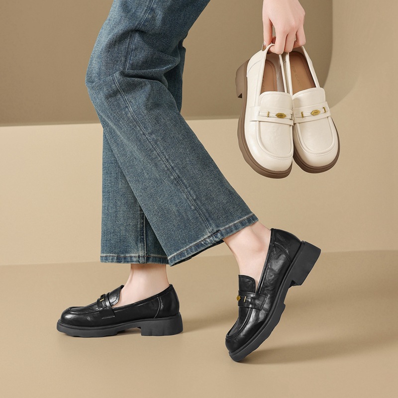 Zhr Retro Wrinkled Flat Loafers 2026 Spring New Lightweight Versatile Comfortable Commuter Leather Shoes