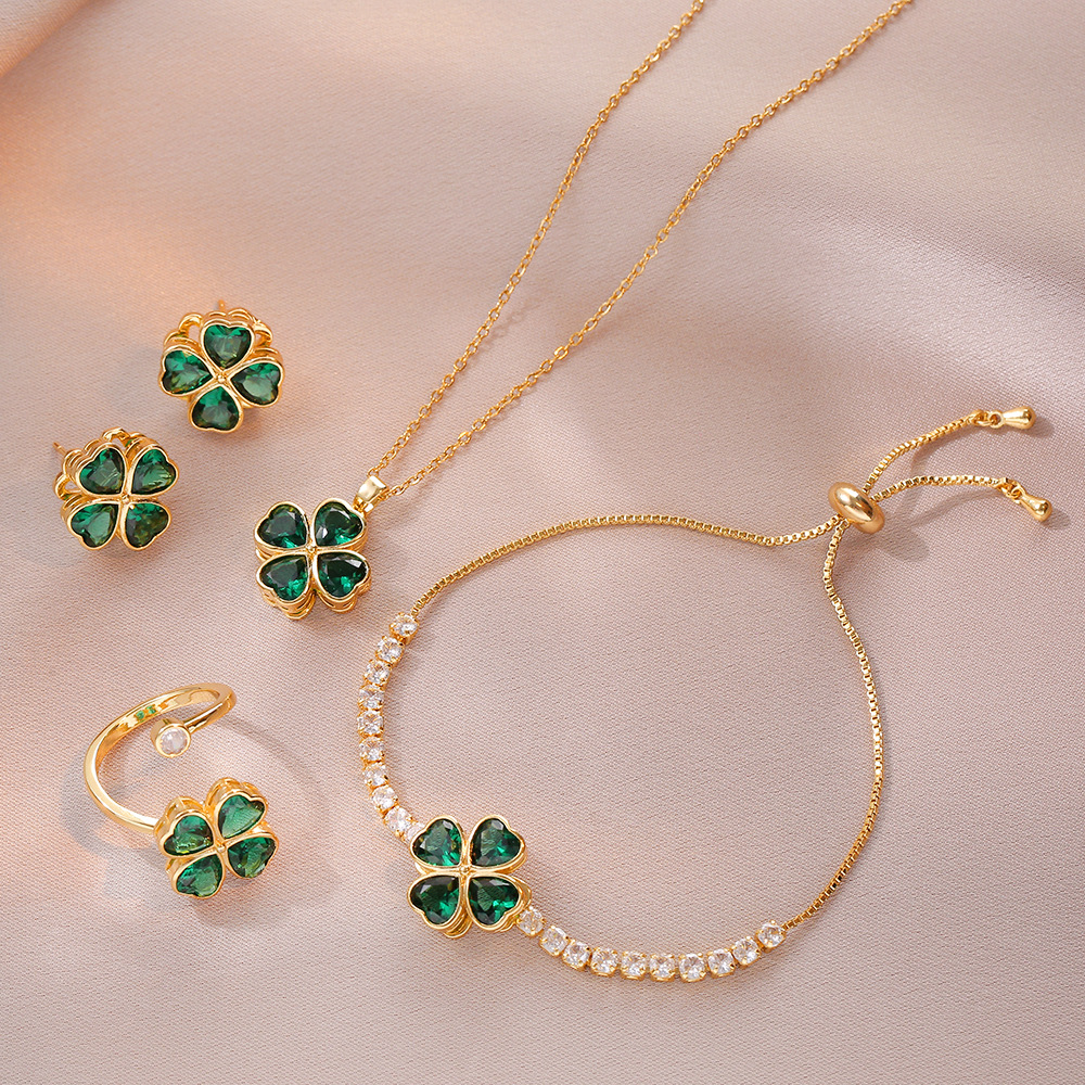 Necklace Women's Cross-border Emerald Love Zircon suit Cross-border Rotating Peach Heart Ring Bracelet suit Clavicle Chain