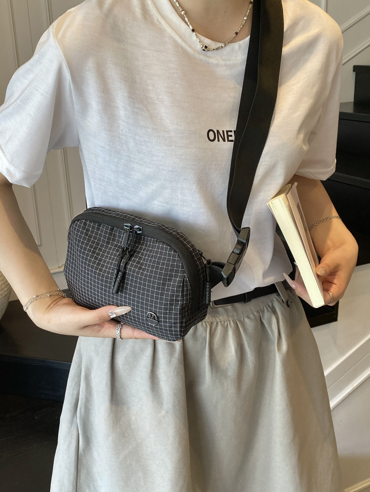 Japanese-Style Simple Portable Shoulder Bag for Women 2025 New Lightweight Handbag Shell Bag Outdoor Casual Nylon Crossbody Bag